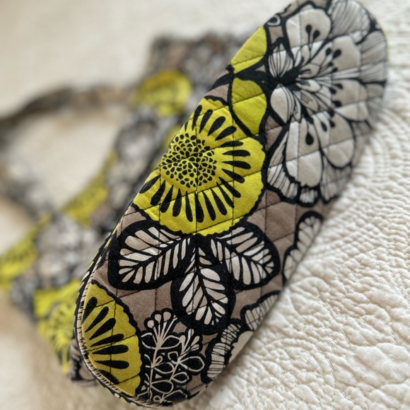 Vera Bradley Curvy Tote - Citron Design - Picture 5 of 6